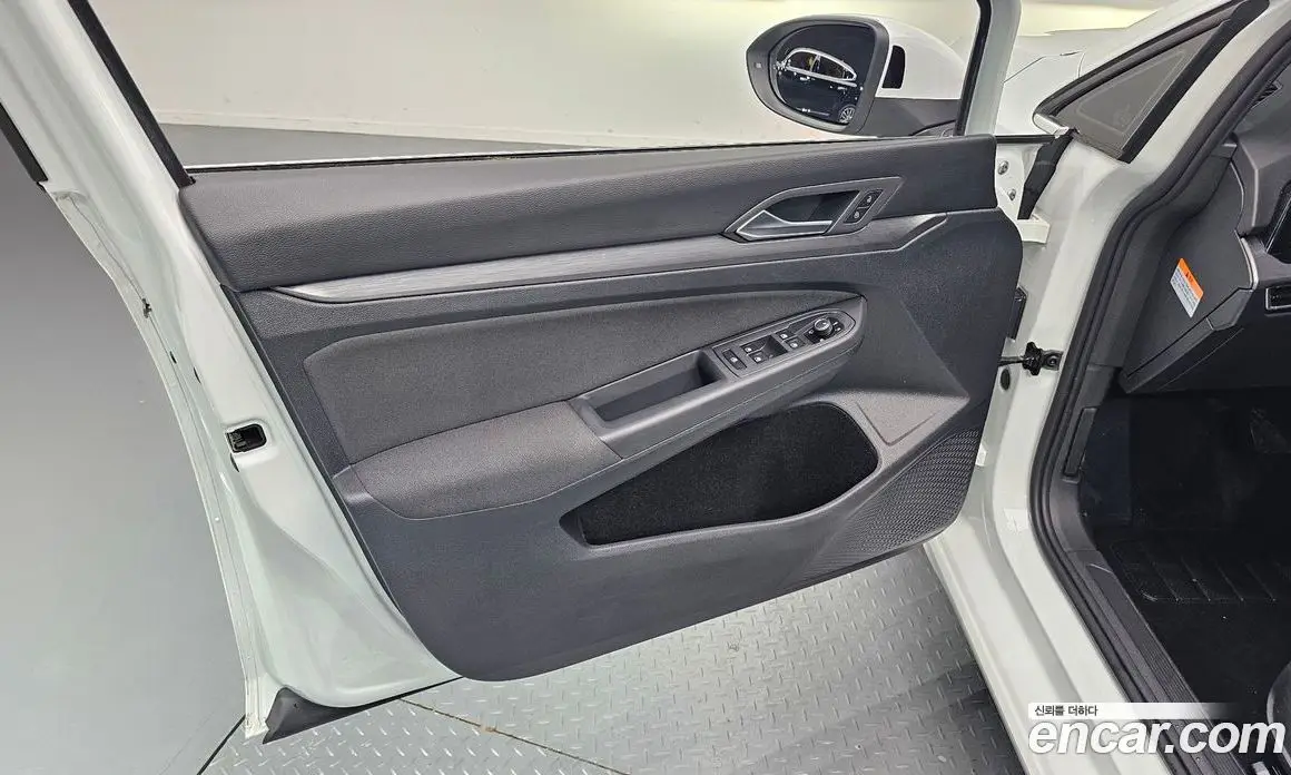 Volkswagen Golf 2022 2.0 автомат (гидро), фото 14 Volkswagen Golf 2022 2.0 автомат (гидро), фото 14