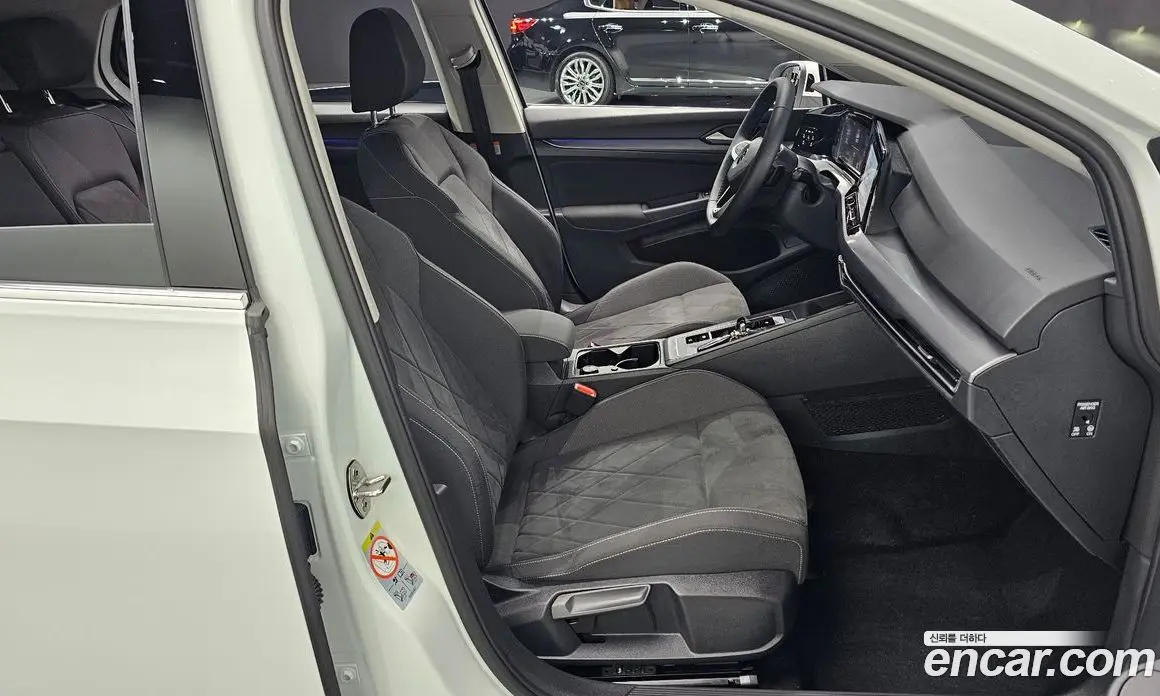 Volkswagen Golf 2022 2.0 автомат (гидро), фото 16 Volkswagen Golf 2022 2.0 автомат (гидро), фото 16