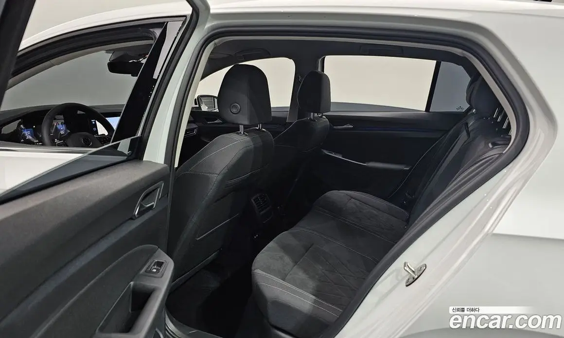 Volkswagen Golf 2022 2.0 автомат (гидро), фото 17 Volkswagen Golf 2022 2.0 автомат (гидро), фото 17