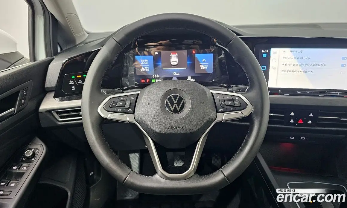Volkswagen Golf 2022 2.0 автомат (гидро), фото 18 Volkswagen Golf 2022 2.0 автомат (гидро), фото 18