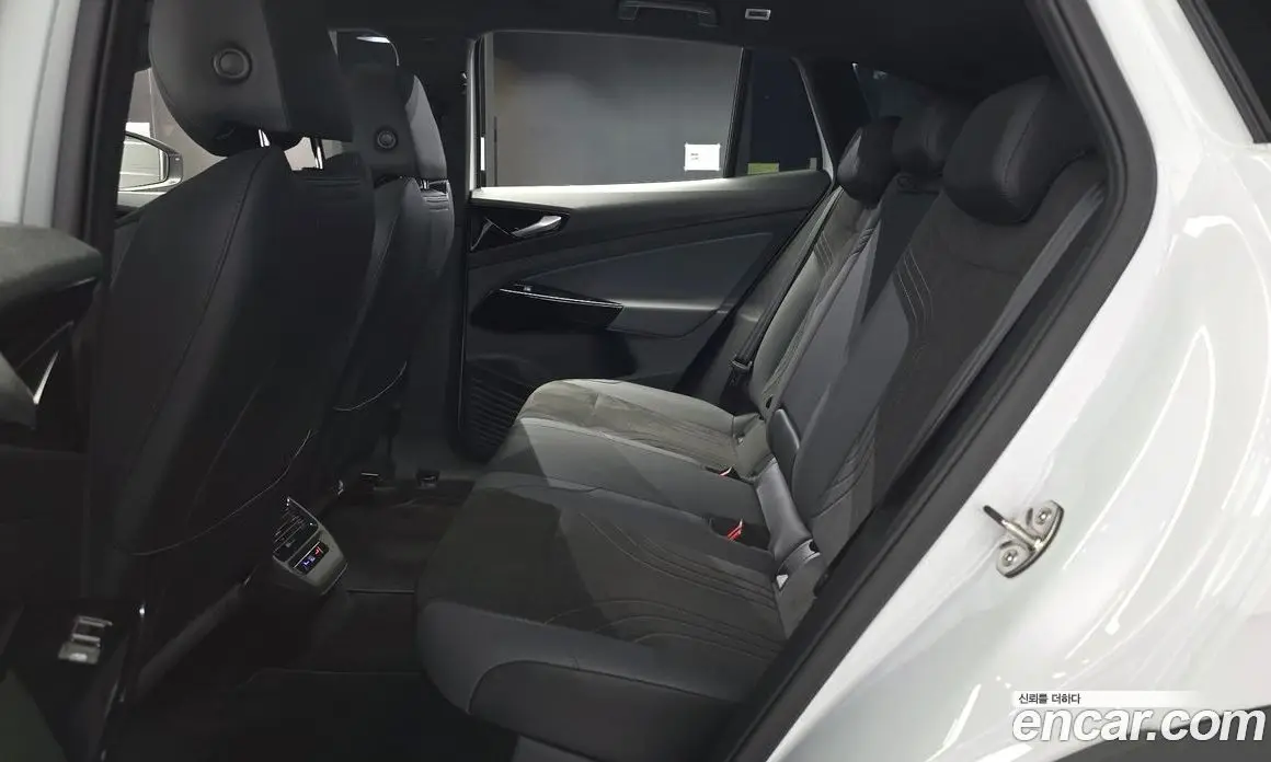 Volkswagen ID.4 2025 0.2 автомат (гидро), фото 16