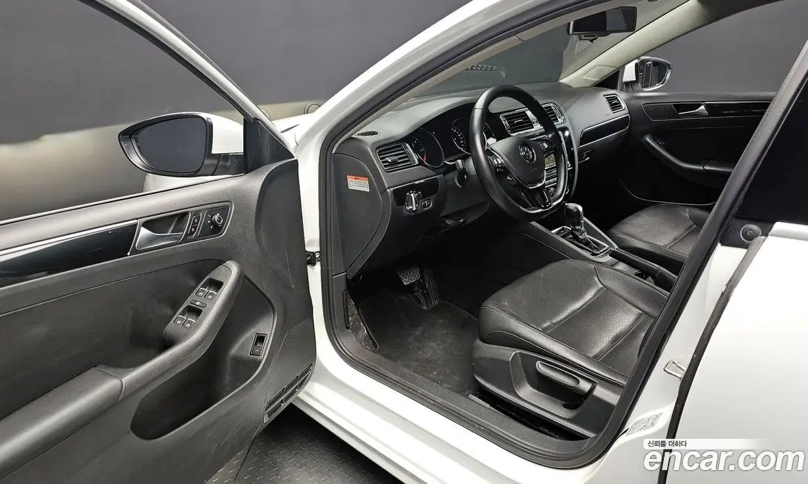 Volkswagen Jetta 2015 2.0 автомат (гидро), фото 11 Volkswagen Jetta 2015 2.0 автомат (гидро), фото 11