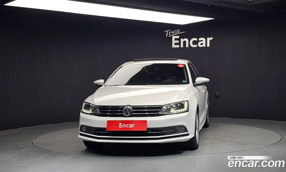 Volkswagen Jetta 2015 2.0 автомат (гидро), фото 3 Volkswagen Jetta 2015 2.0 автомат (гидро), фото 3