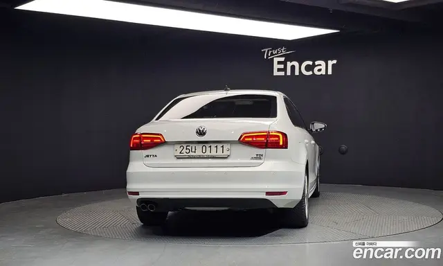 Volkswagen Jetta 2015 2.0 автомат (гидро), миниатюра 4 Volkswagen Jetta 2015 2.0 автомат (гидро), миниатюра 4