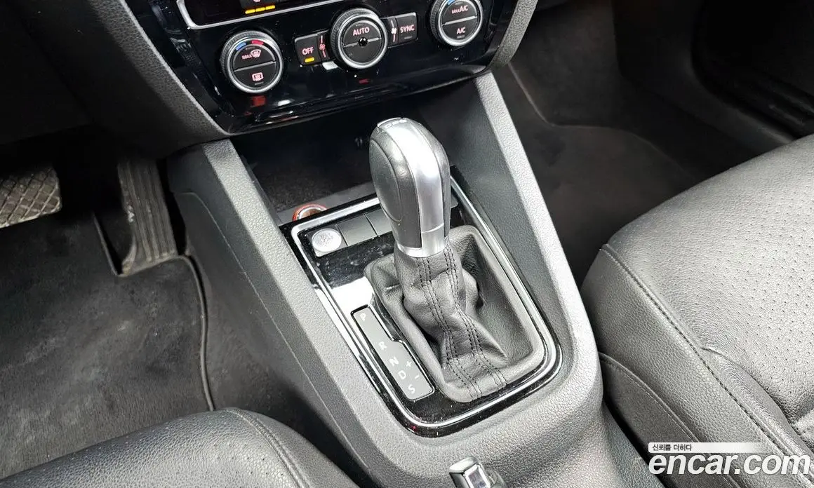 Volkswagen Jetta 2015 2.0 автомат (гидро), фото 9 Volkswagen Jetta 2015 2.0 автомат (гидро), фото 9