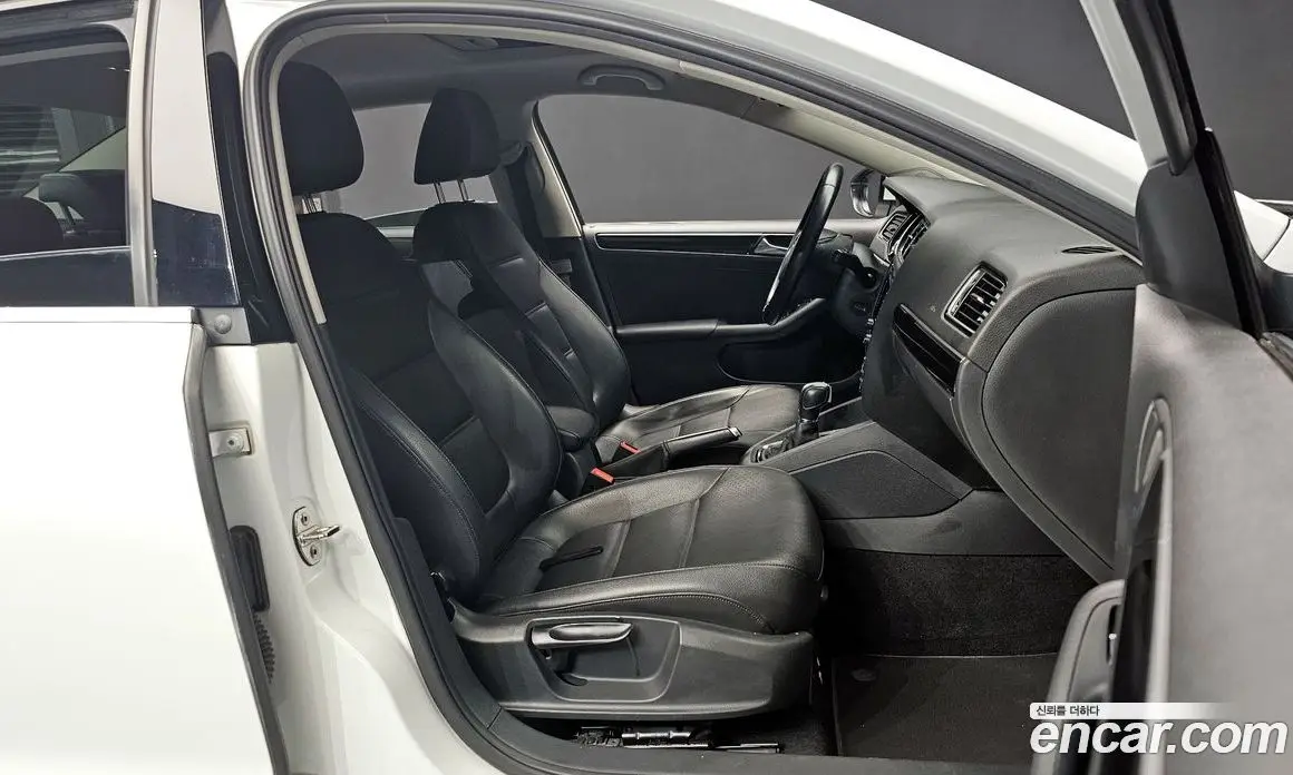 Volkswagen Jetta 2015 2.0 автомат (гидро), фото 10 Volkswagen Jetta 2015 2.0 автомат (гидро), фото 10