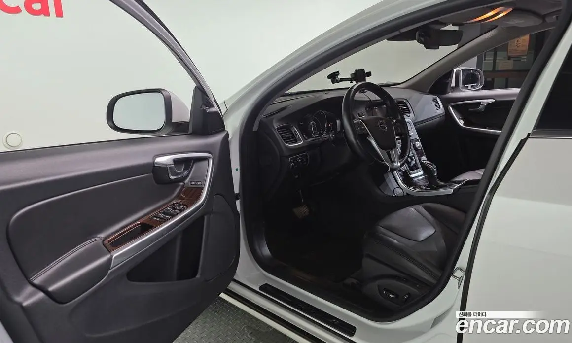 Volvo S60 2018 2.0 автомат (гидро), фото 13