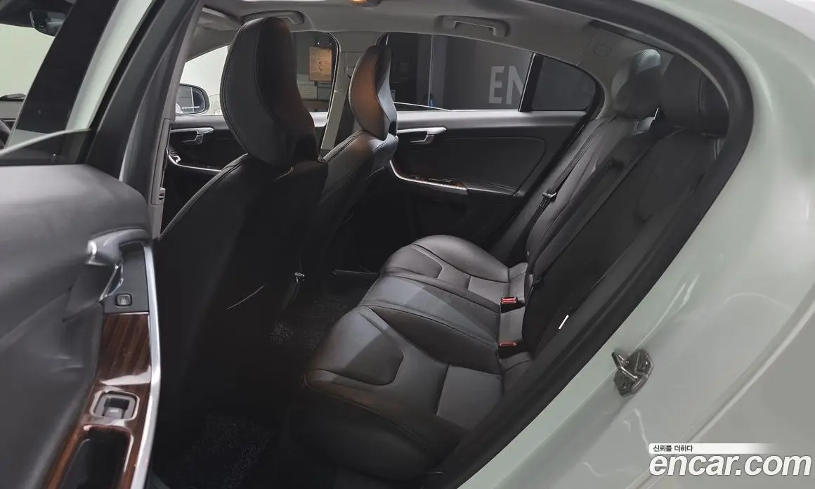 Volvo S60 2018 2.0 автомат (гидро), фото 16