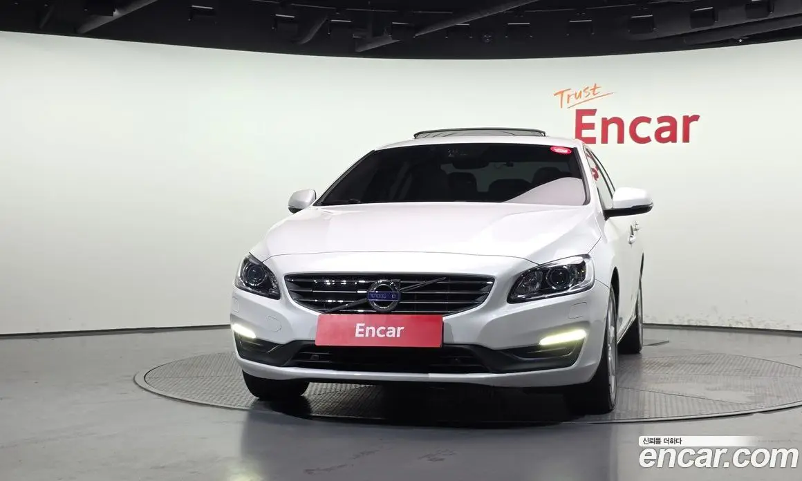Volvo S60 2018 2.0 автомат (гидро), фото 3