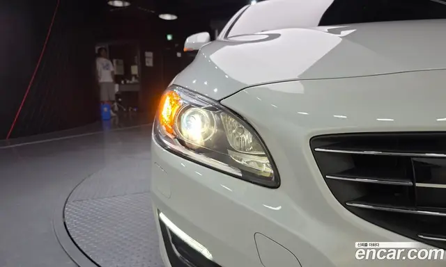 Volvo S60 2018 2.0 автомат (гидро), миниатюра 8