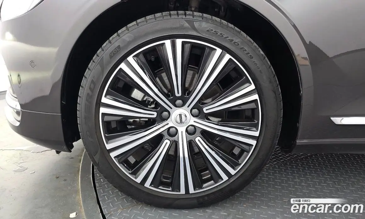 Volvo S90 2023 2.0 автомат (гидро), фото 5 Volvo S90 2023 2.0 автомат (гидро), фото 5