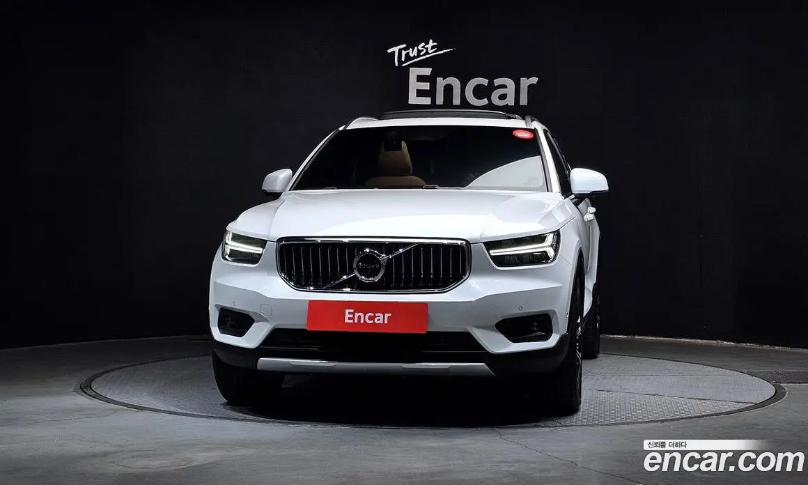 Volvo XC40 2022 2.0 автомат (гидро), фото 3