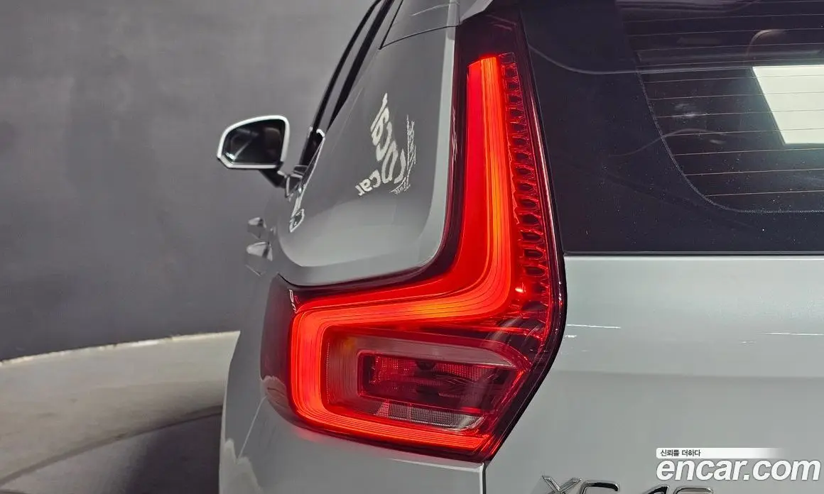 Volvo XC40 2022 2.0 автомат (гидро), фото 9