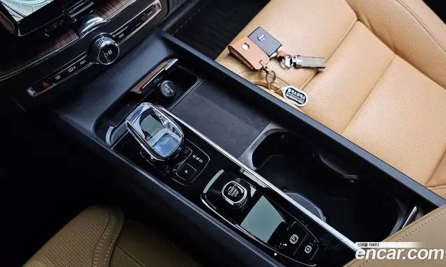 Volvo XC60 2024 2.0 автомат (гидро), миниатюра 11 Volvo XC60 2024 2.0 автомат (гидро), миниатюра 11