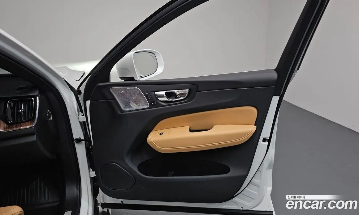 Volvo XC60 2024 2.0 автомат (гидро), фото 13 Volvo XC60 2024 2.0 автомат (гидро), фото 13