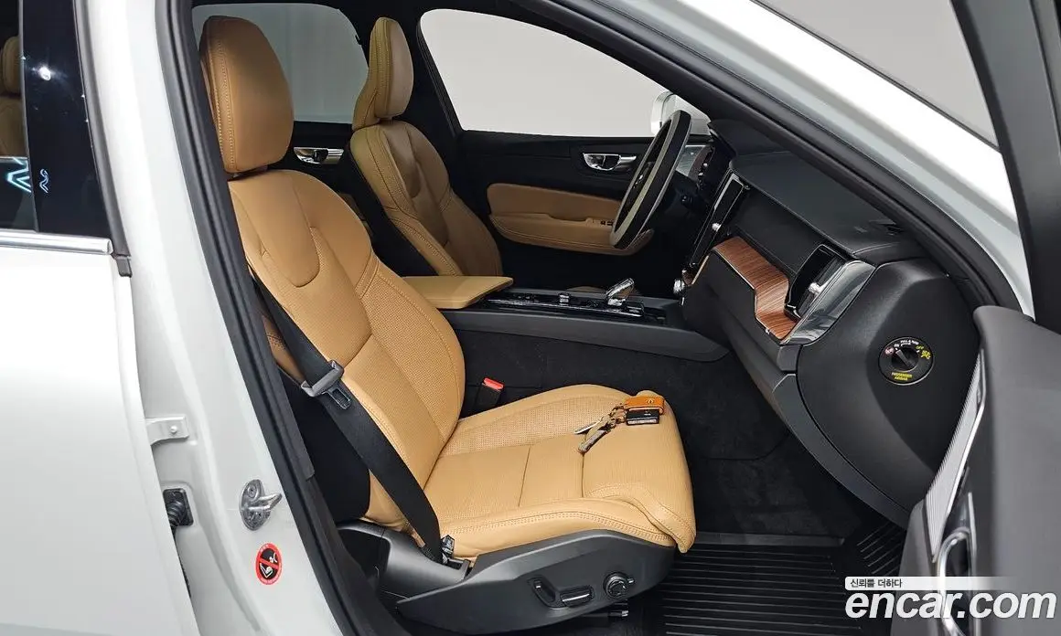Volvo XC60 2024 2.0 автомат (гидро), фото 15 Volvo XC60 2024 2.0 автомат (гидро), фото 15