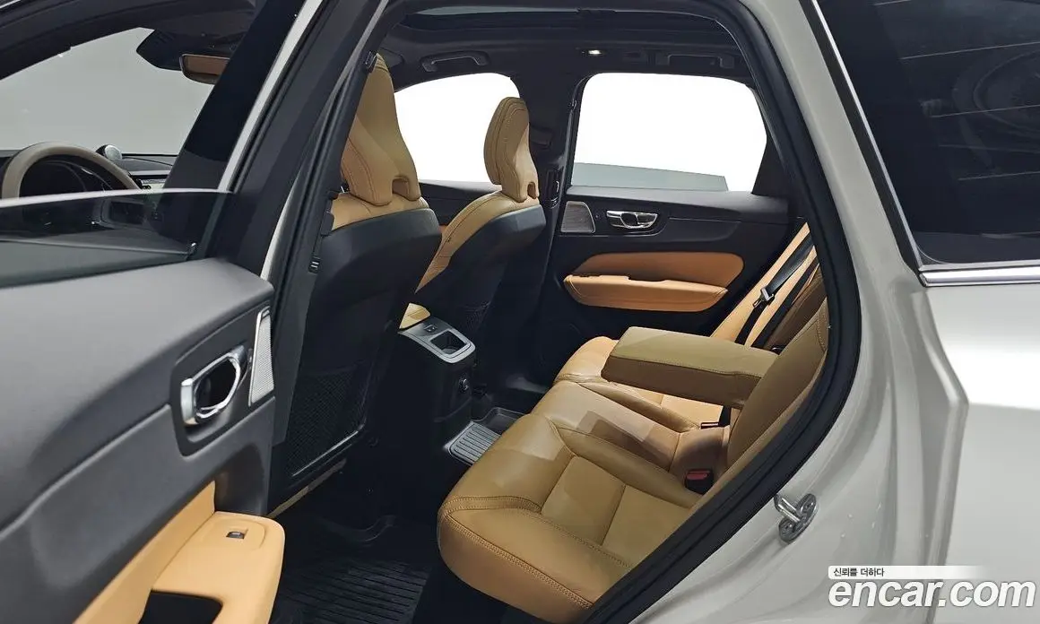 Volvo XC60 2024 2.0 автомат (гидро), фото 16 Volvo XC60 2024 2.0 автомат (гидро), фото 16
