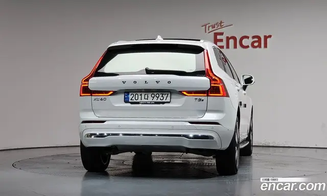 Volvo XC60 2024 2.0 автомат (гидро), миниатюра 3 Volvo XC60 2024 2.0 автомат (гидро), миниатюра 3