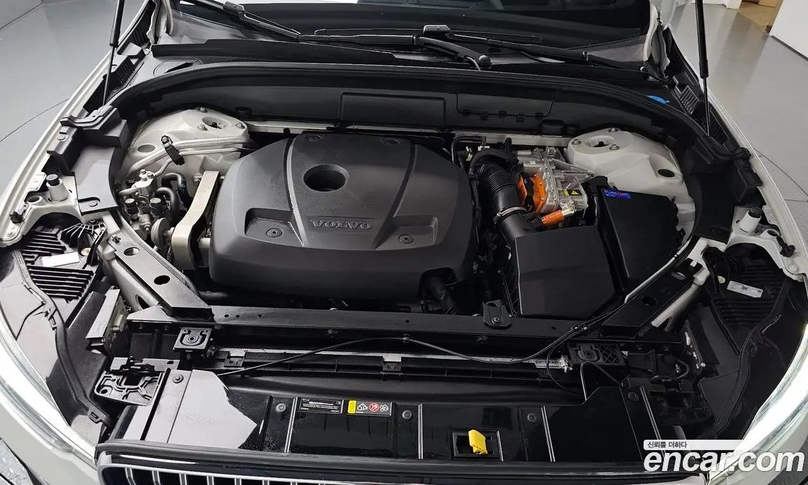 Volvo XC60 2024 2.0 автомат (гидро), фото 5 Volvo XC60 2024 2.0 автомат (гидро), фото 5