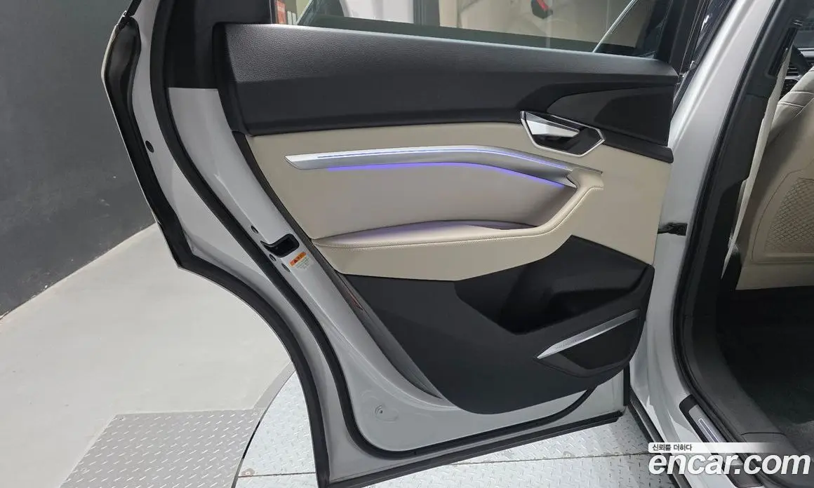 Audi e-tron 2022 0.2 автомат (гидро), фото 15
