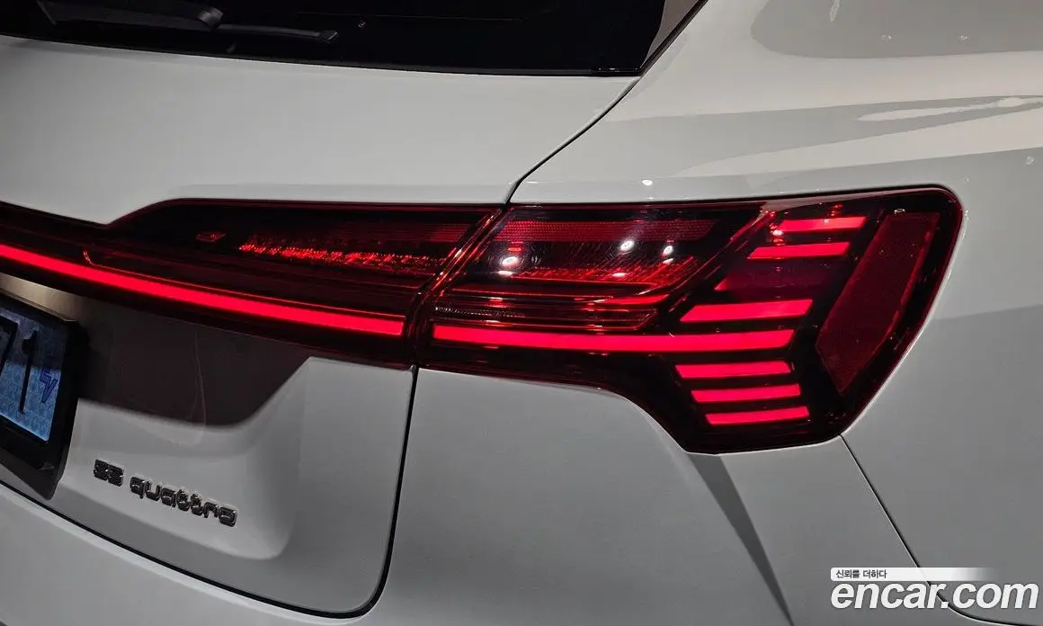 Audi e-tron 2022 0.2 автомат (гидро), фото 9