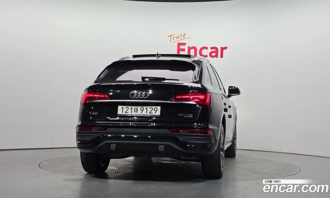 Audi Q5 2023 2.0 автомат (гидро), фото 4