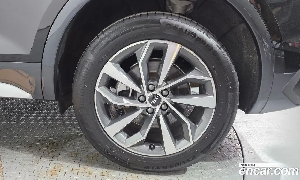 Audi Q5 2023 2.0 автомат (гидро), фото 7