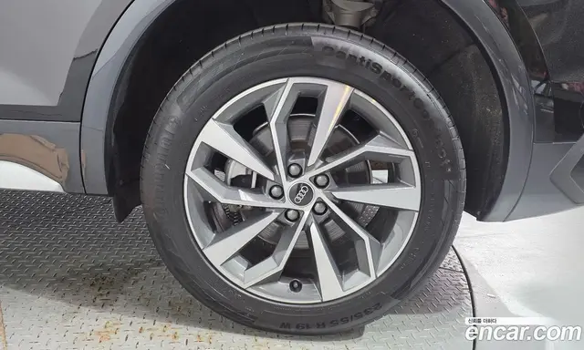 Audi Q5 2023 2.0 автомат (гидро), миниатюра 7