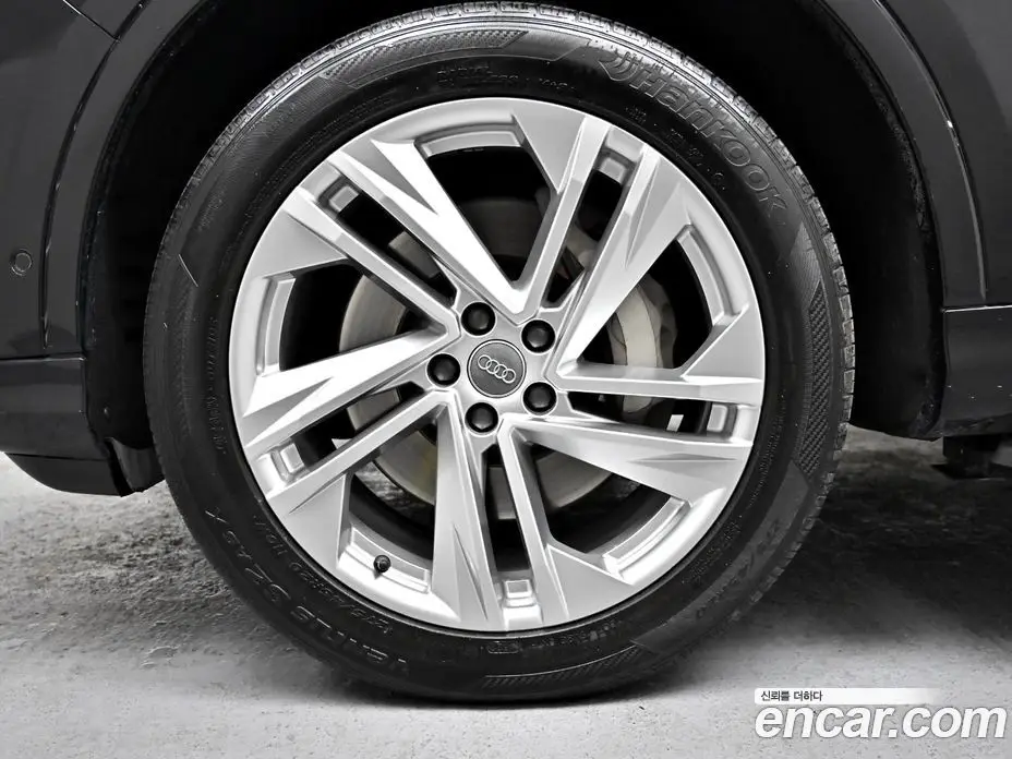 Audi Q7 2021 3.0 автомат (гидро), фото 5