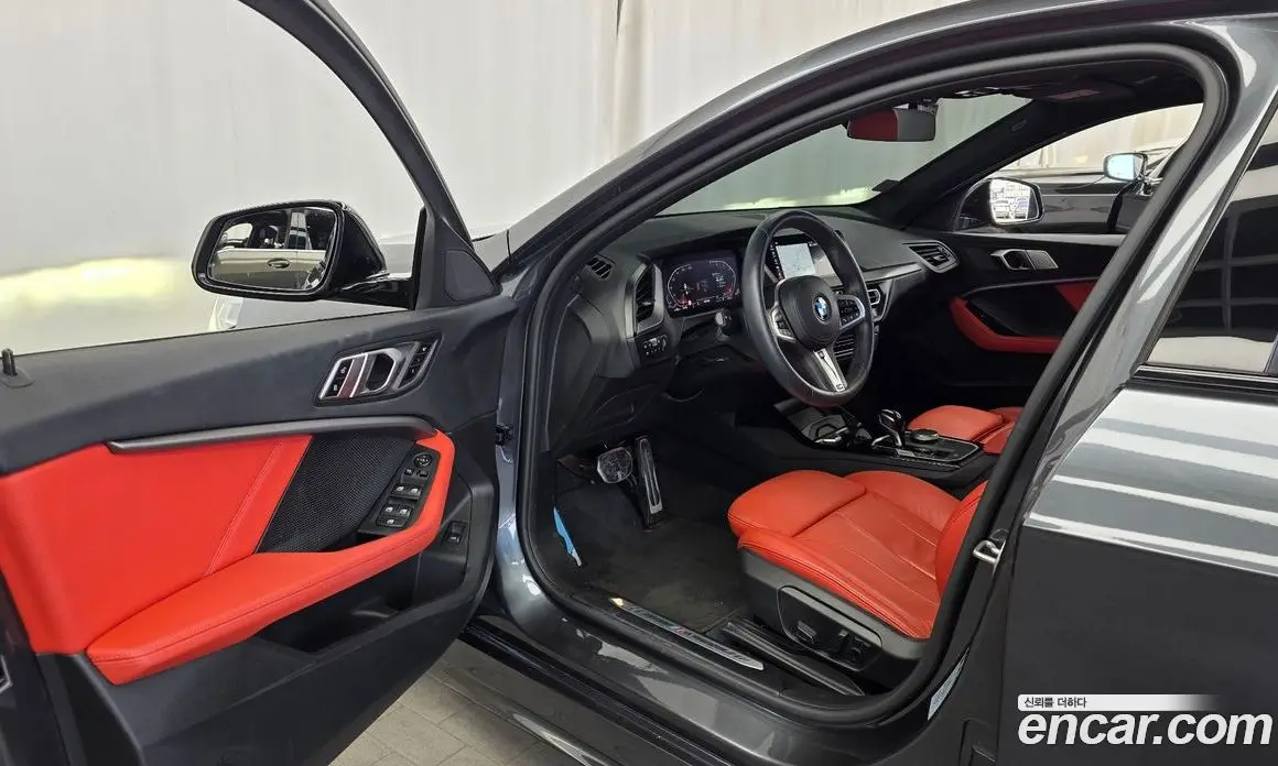 BMW 1 серия 2021 2.0 автомат (гидро), фото 13