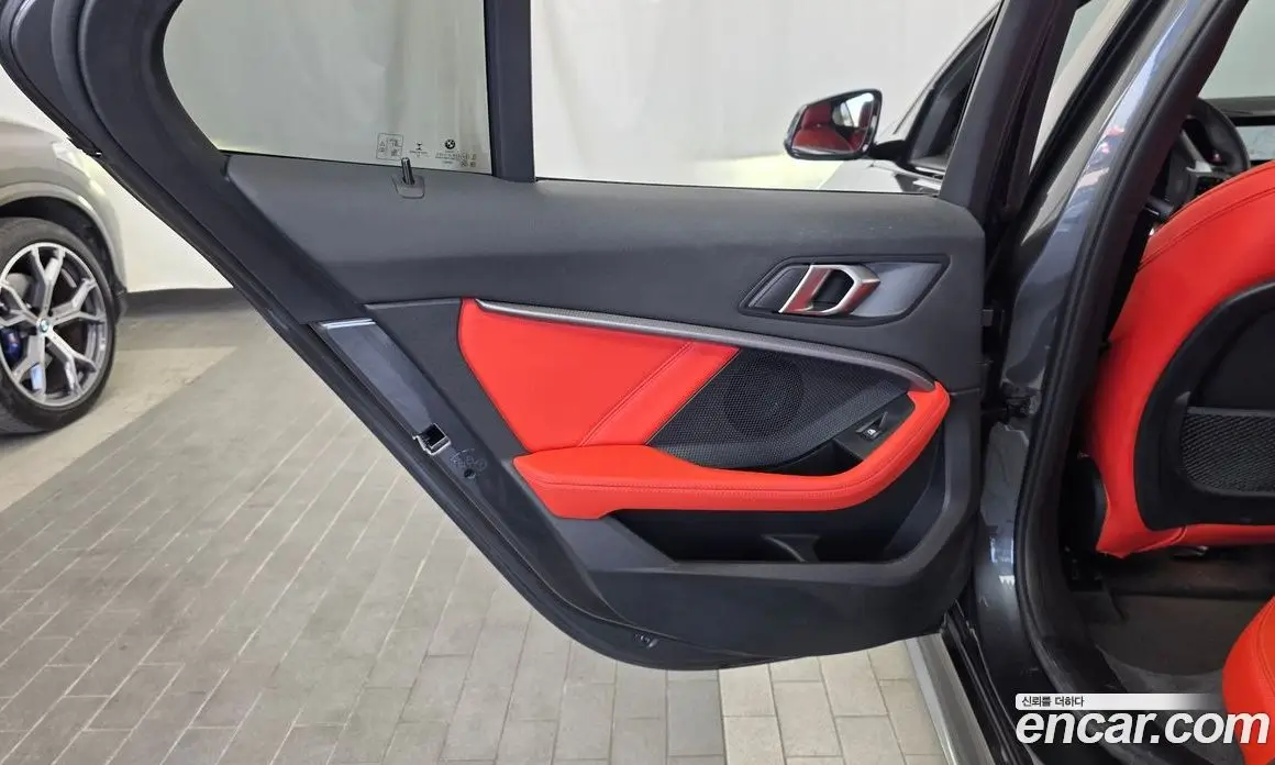 BMW 1 серия 2021 2.0 автомат (гидро), фото 15
