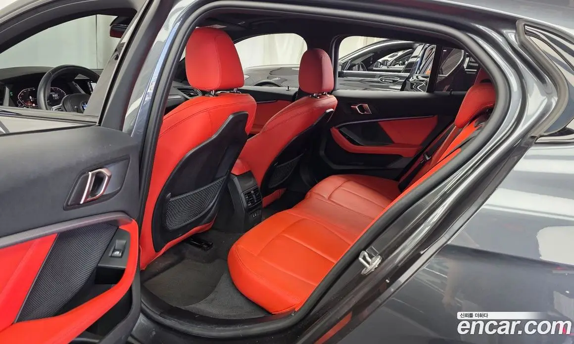 BMW 1 серия 2021 2.0 автомат (гидро), фото 16