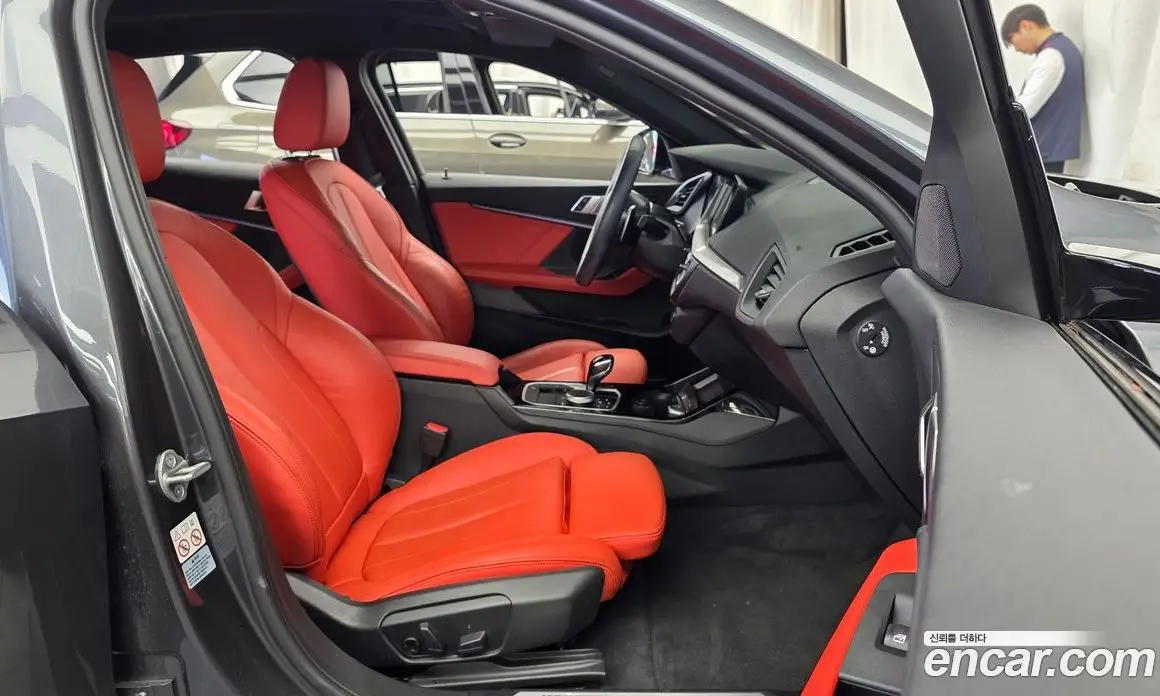 BMW 1 серия 2021 2.0 автомат (гидро), фото 17