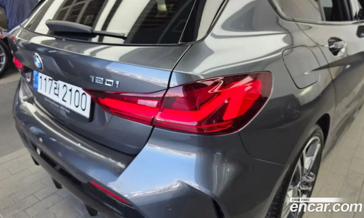 BMW 1 серия 2021 2.0 автомат (гидро), фото 9