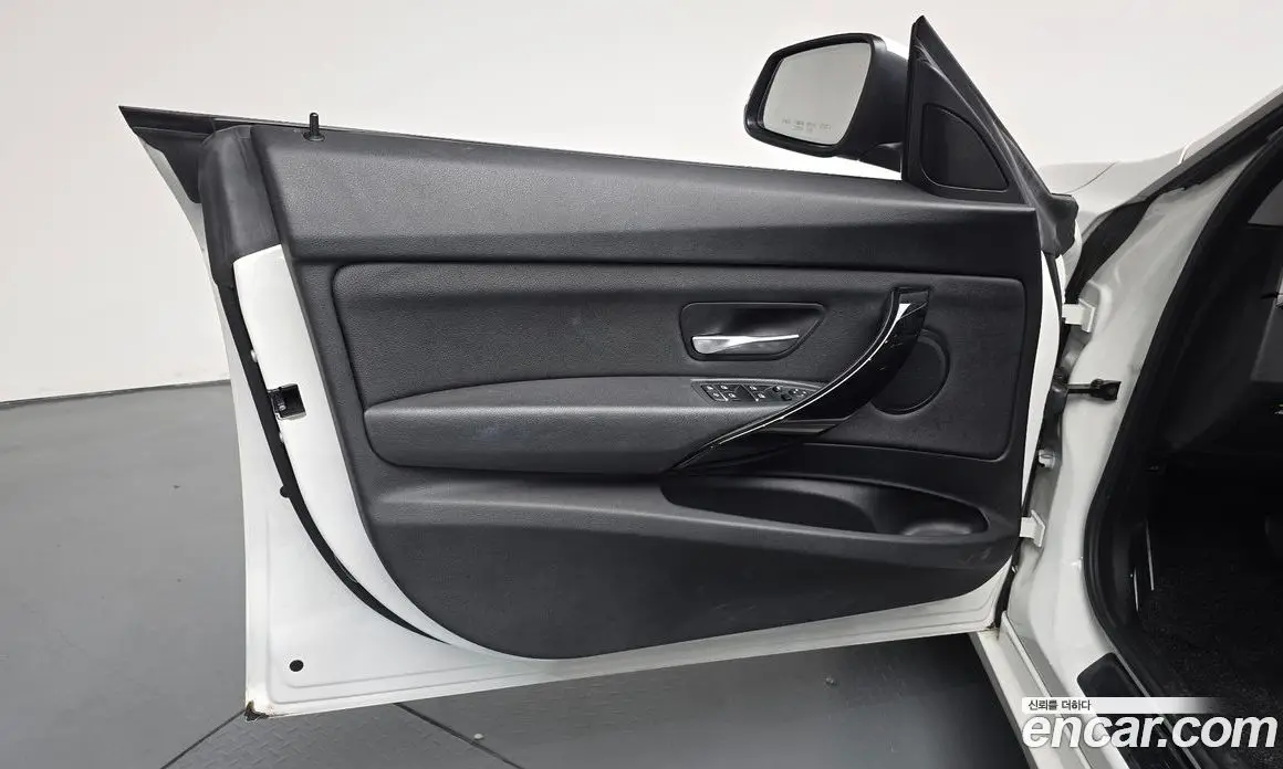BMW 3 серия 2018 2.0 автомат (гидро), фото 13