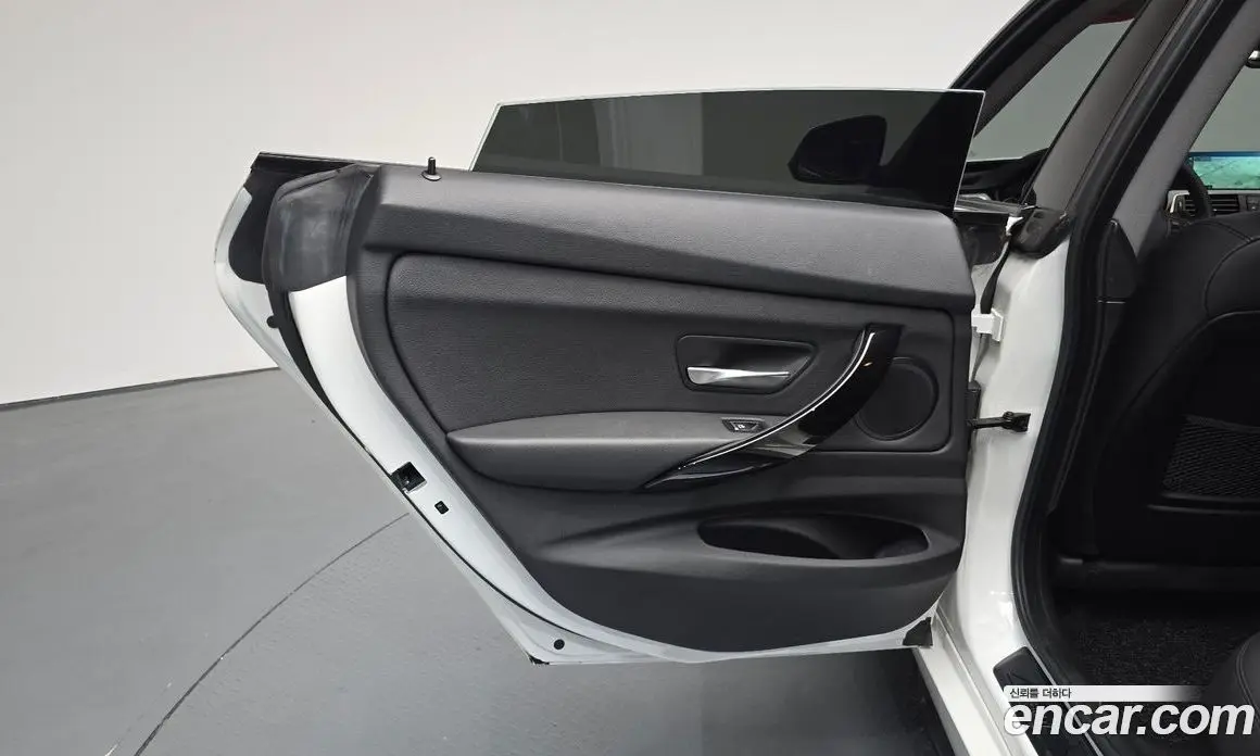 BMW 3 серия 2018 2.0 автомат (гидро), фото 14