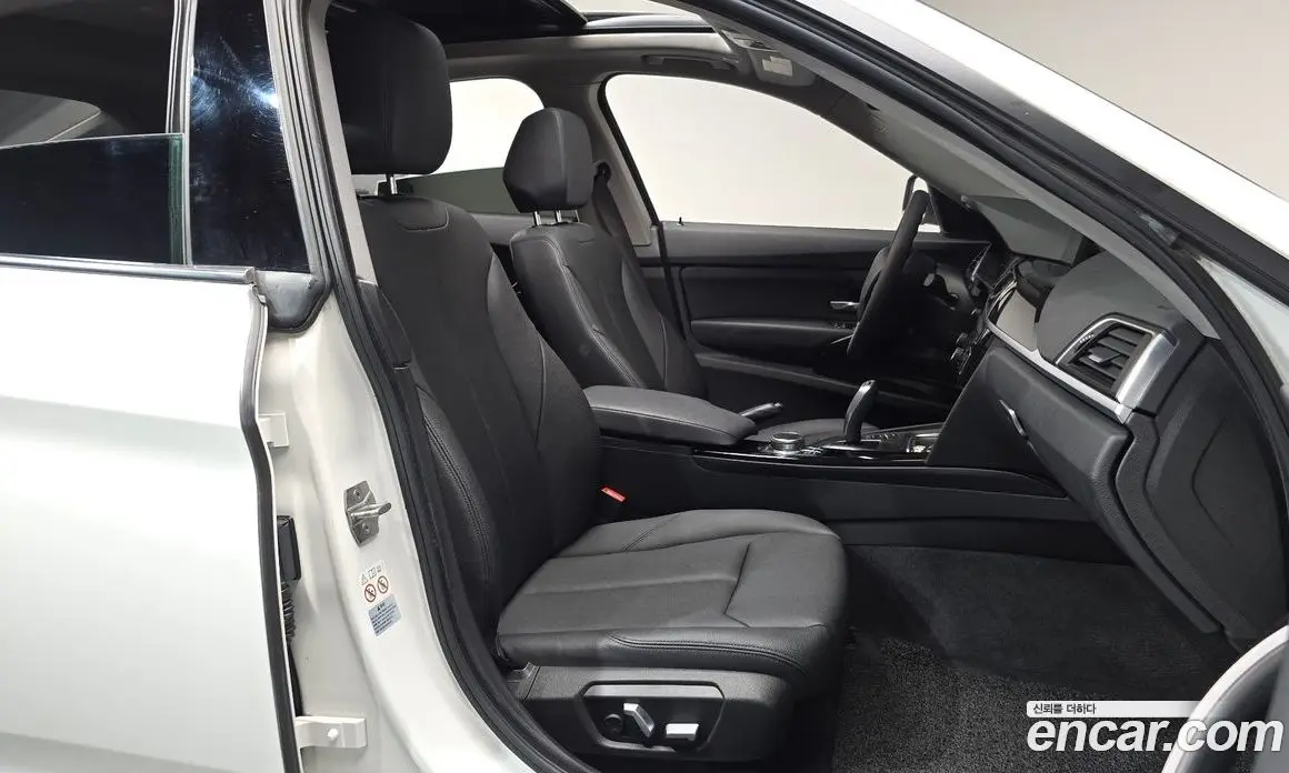 BMW 3 серия 2018 2.0 автомат (гидро), фото 16