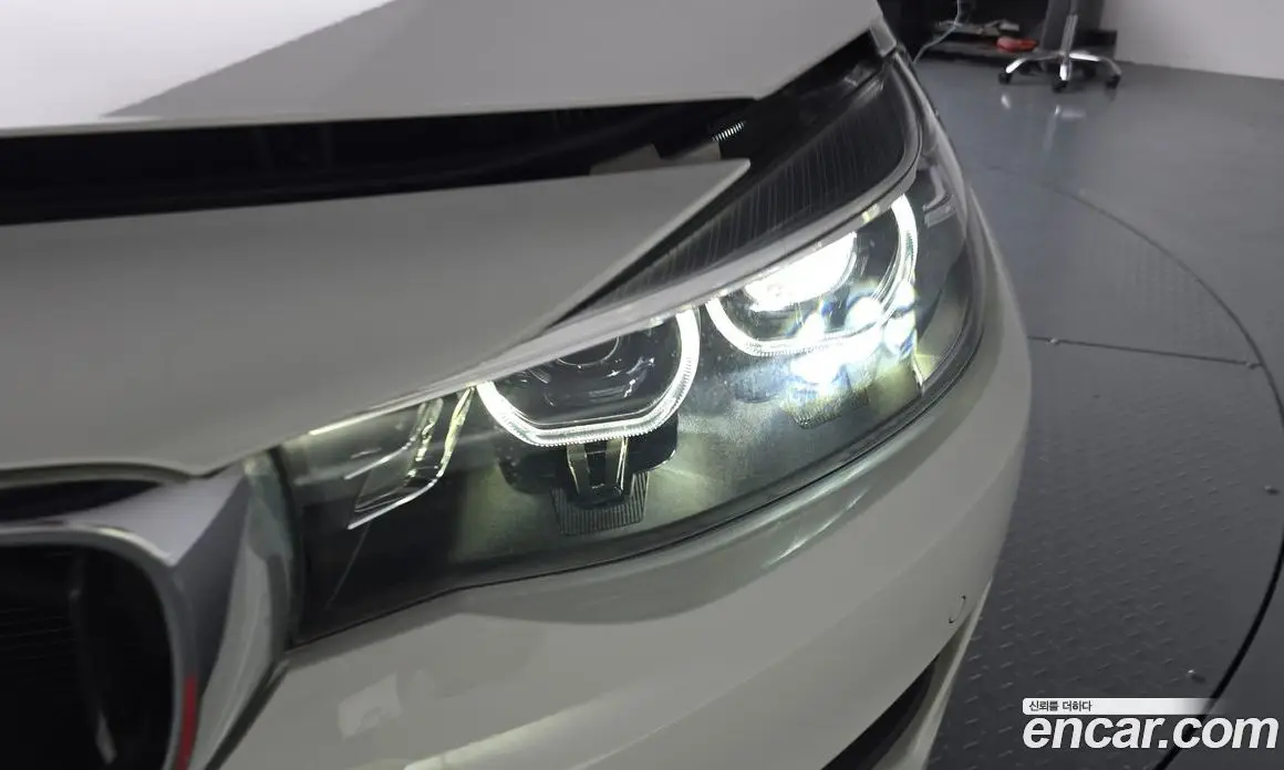 BMW 3 серия 2018 2.0 автомат (гидро), фото 7