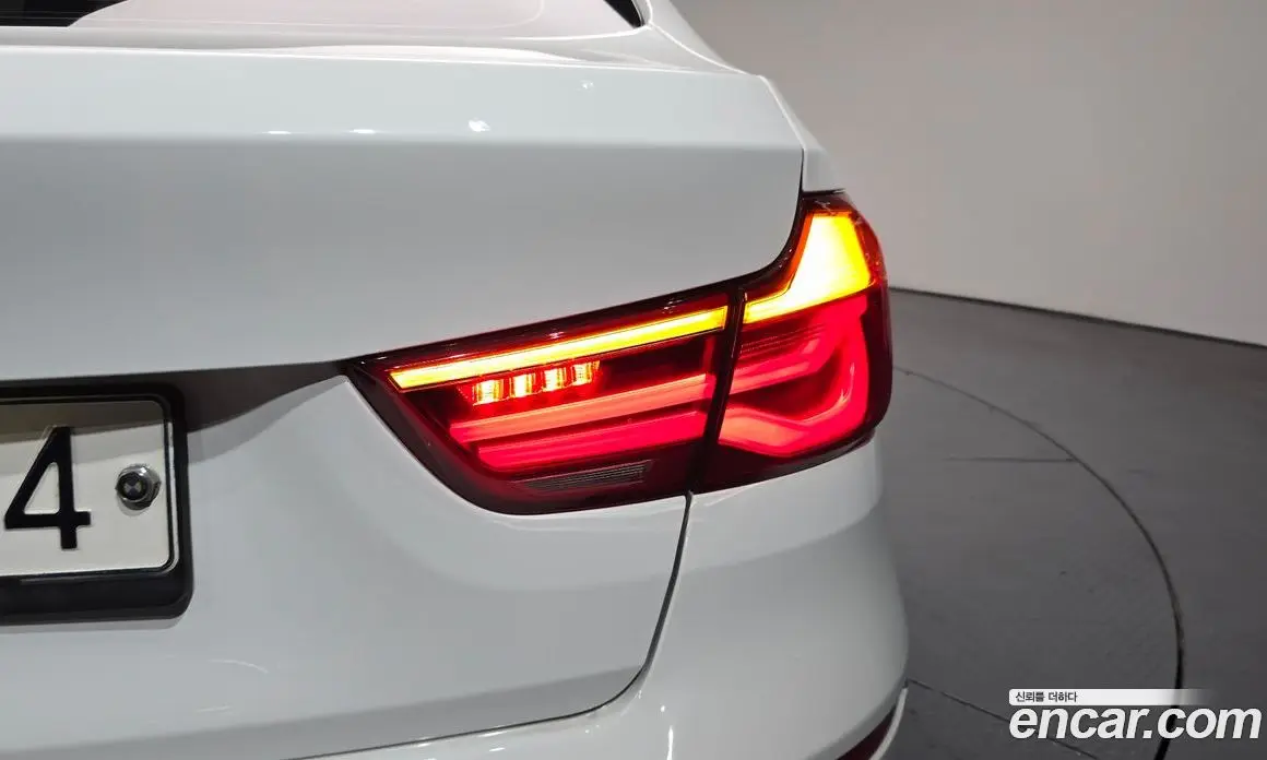 BMW 3 серия 2018 2.0 автомат (гидро), фото 8