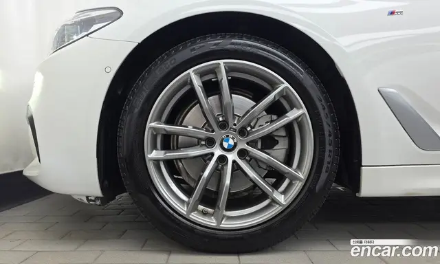BMW 5 серия 2019 2.0 автомат (гидро), миниатюра 5 BMW 5 серия 2019 2.0 автомат (гидро), миниатюра 5