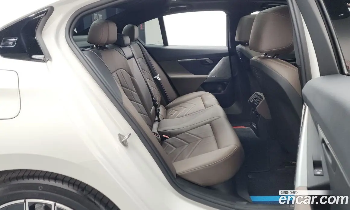 BMW 5 серия 2024 2.0 автомат (гидро), фото 17 BMW 5 серия 2024 2.0 автомат (гидро), фото 17