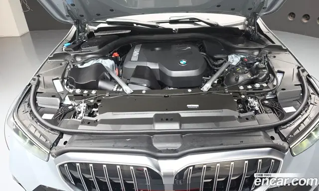 BMW 5 серия 2024 2.0 автомат (гидро), миниатюра 6