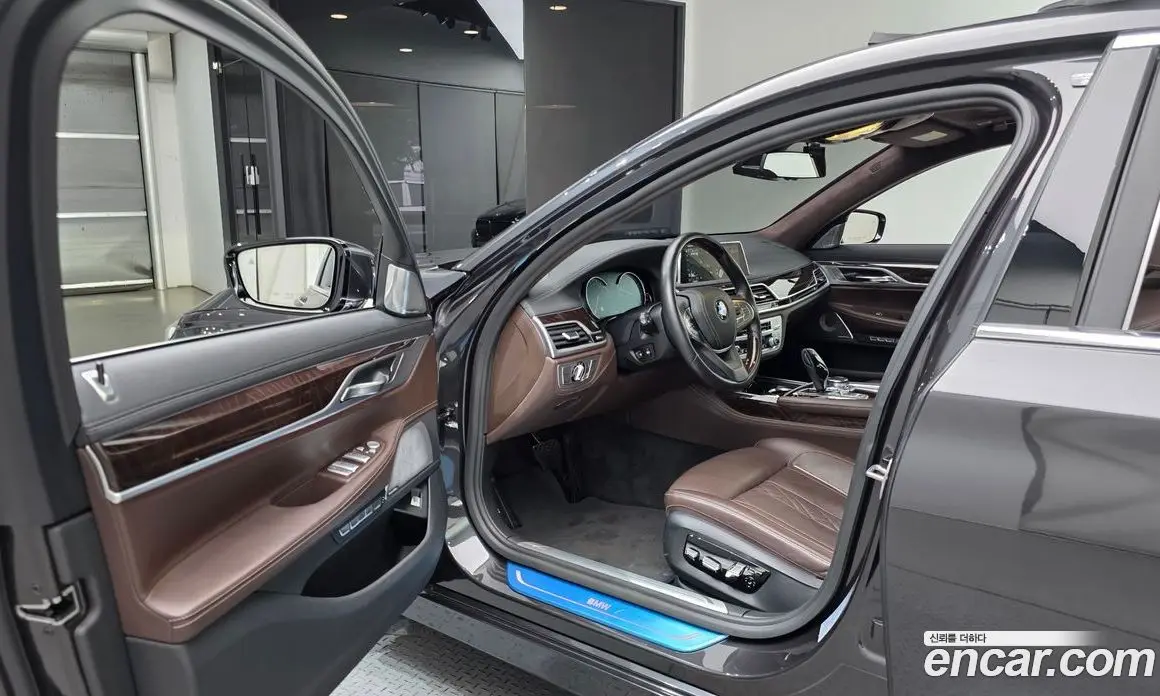 BMW 7 серия 2017 4.4 автомат (гидро), фото 13 BMW 7 серия 2017 4.4 автомат (гидро), фото 13