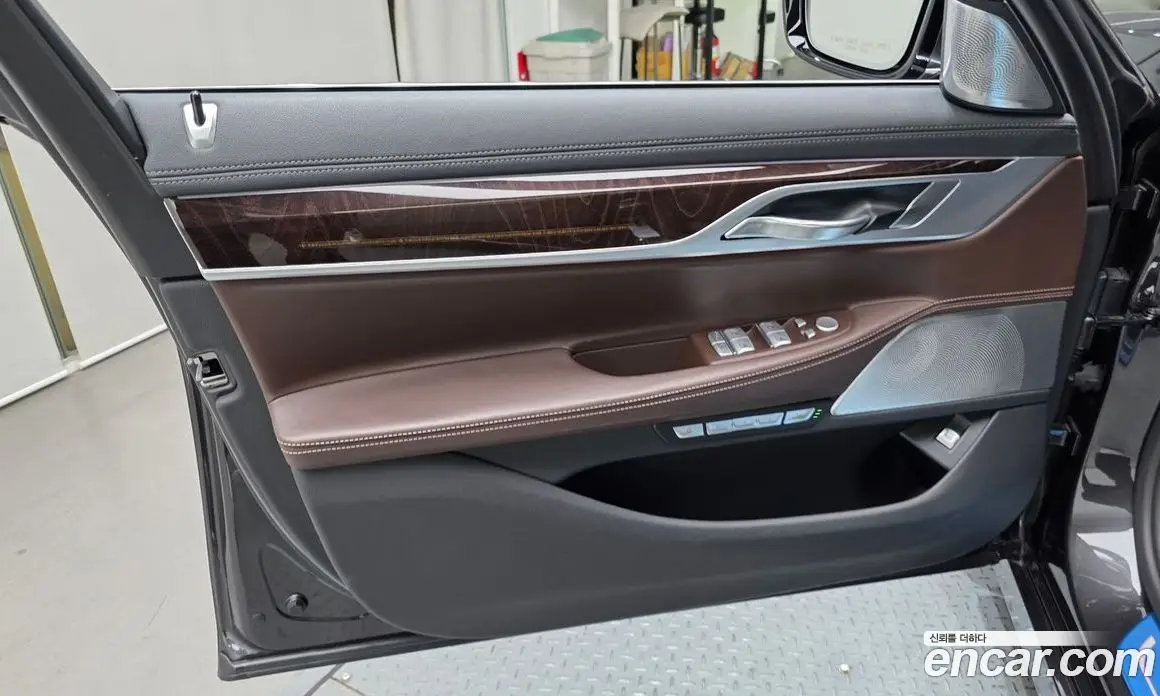 BMW 7 серия 2017 4.4 автомат (гидро), фото 14 BMW 7 серия 2017 4.4 автомат (гидро), фото 14