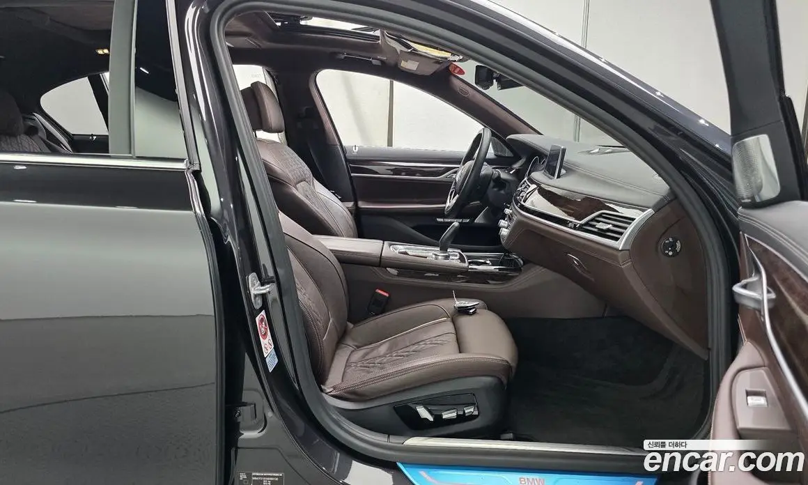 BMW 7 серия 2017 4.4 автомат (гидро), фото 17 BMW 7 серия 2017 4.4 автомат (гидро), фото 17