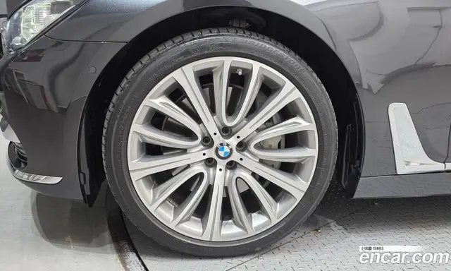 BMW 7 серия 2017 4.4 автомат (гидро), миниатюра 5 BMW 7 серия 2017 4.4 автомат (гидро), миниатюра 5