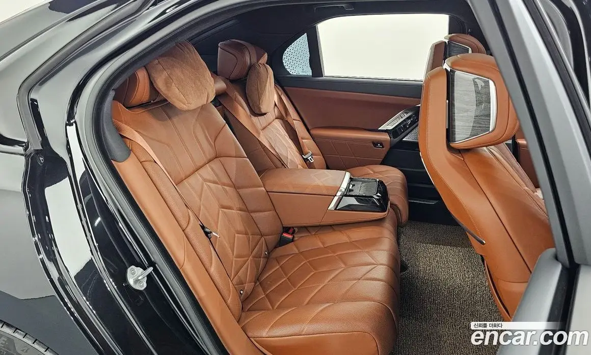 BMW 7 серия 2024 3.0 автомат (гидро), фото 15