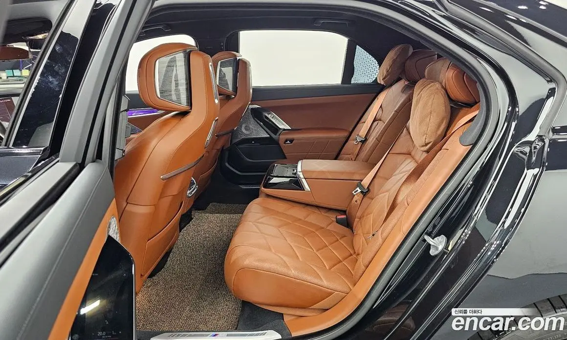 BMW 7 серия 2024 3.0 автомат (гидро), фото 17