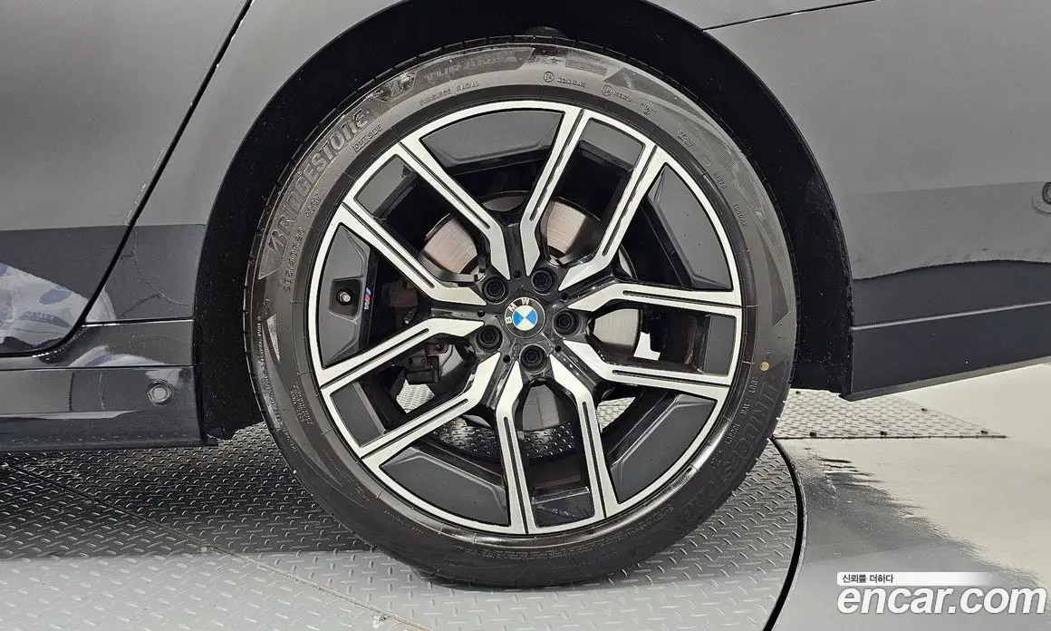 BMW 7 серия 2024 3.0 автомат (гидро), фото 6