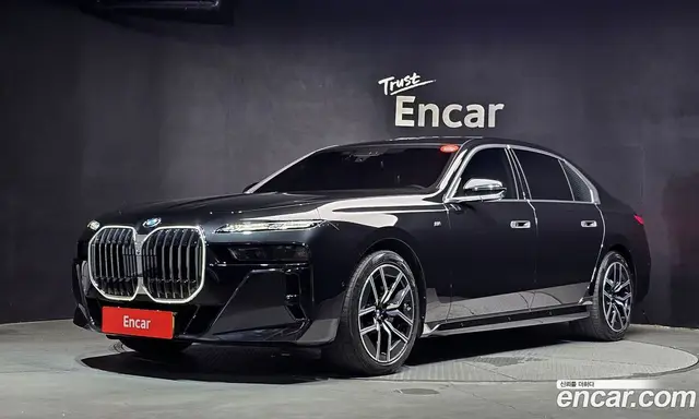 BMW 7 серия, 2025, 21 035 км